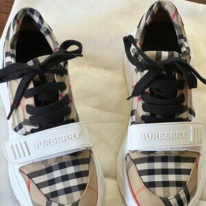 Burberry Sneakers